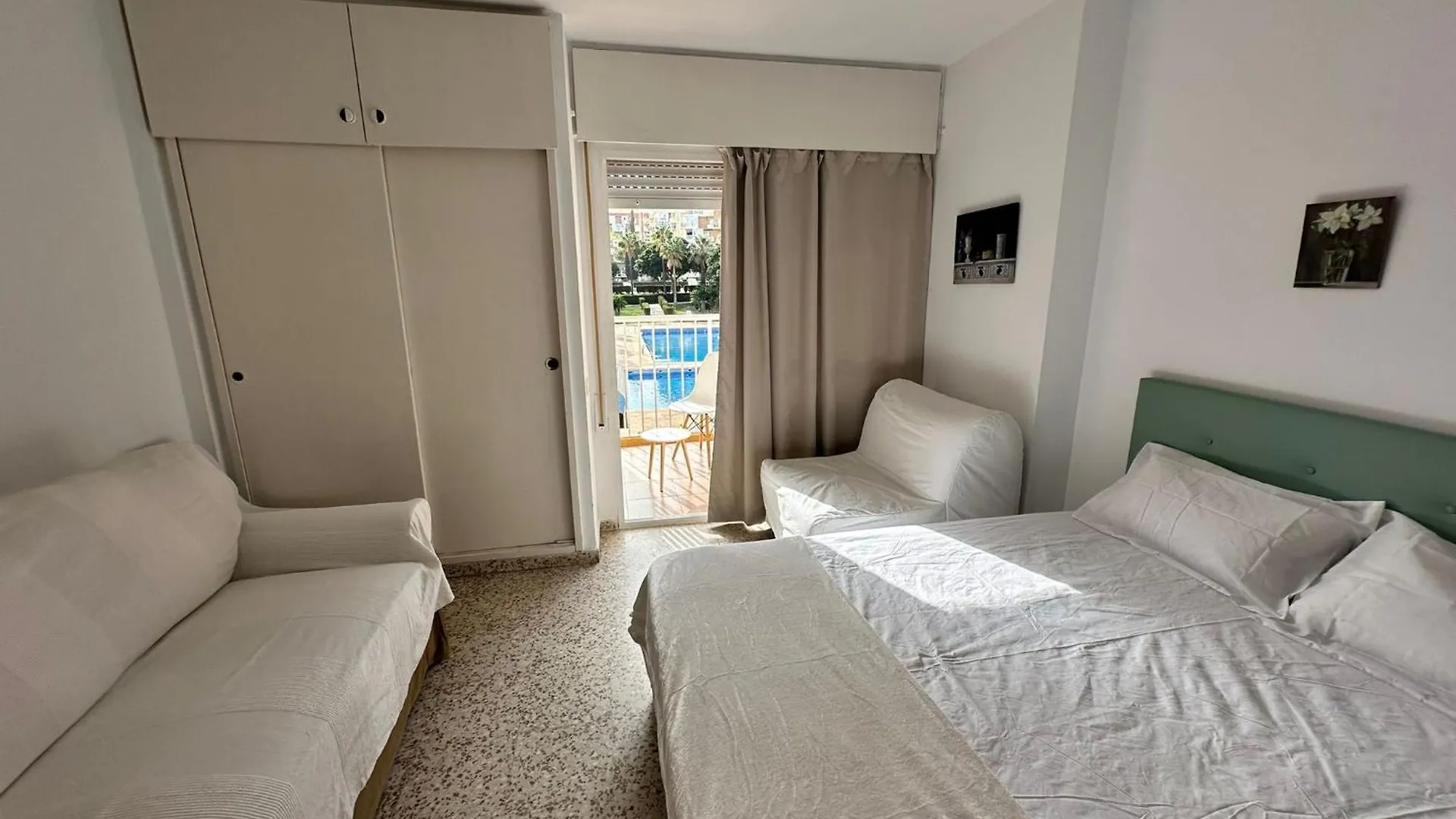 Acogedor Estudio Con Piscina Y Vistas Al Mar Бенальмадена Испания
