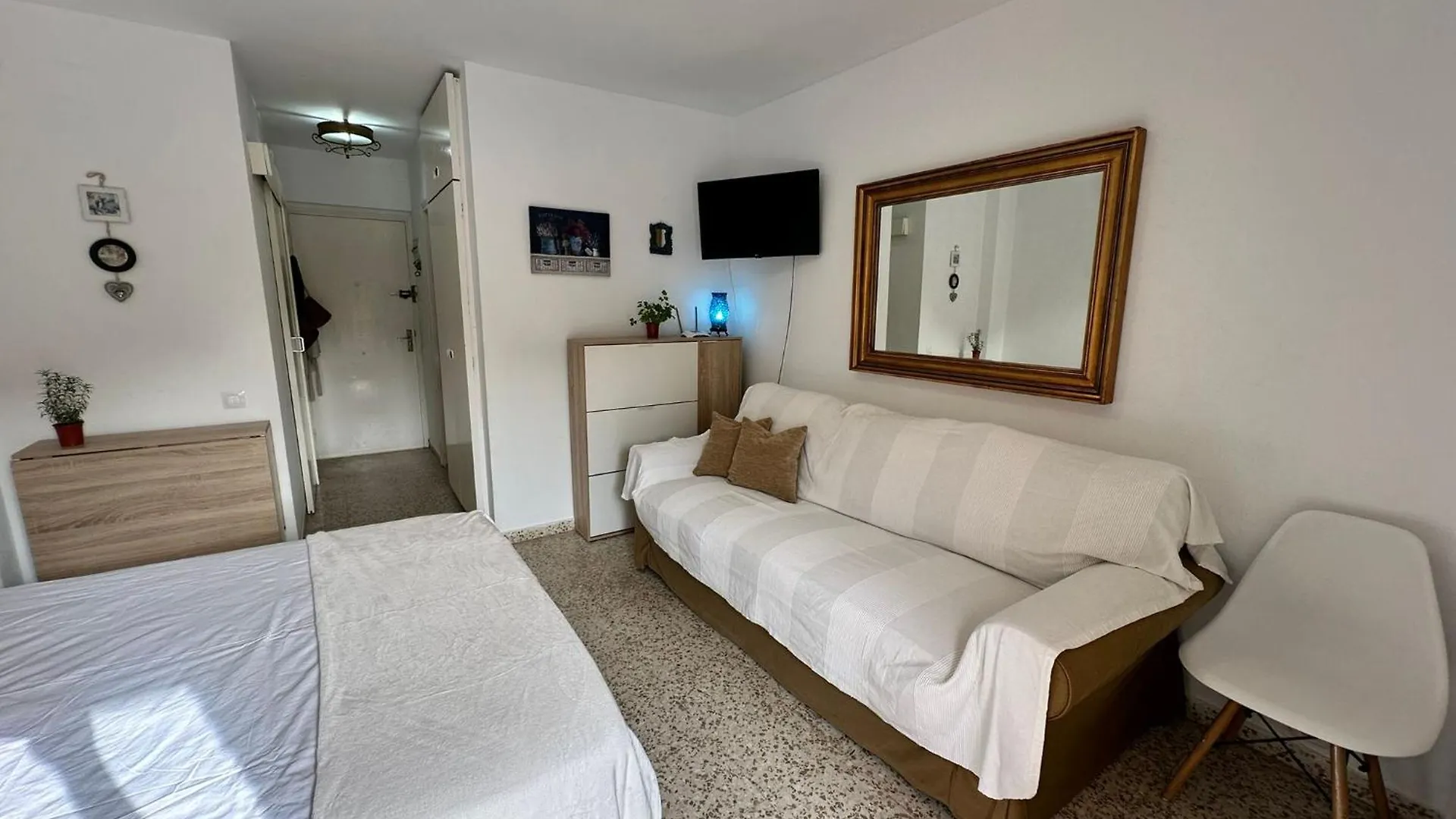 Apartman Acogedor Estudio Con Piscina Y Vistas Al Mar Benalmádena